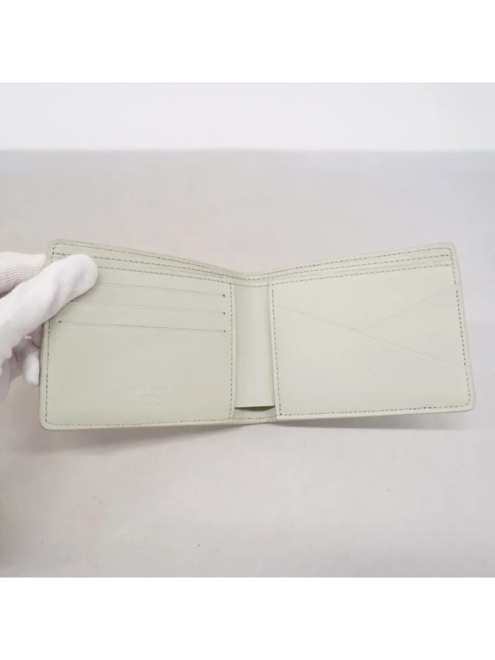 Louis Vuitton Billfold Monogram Taurillon Portefeuille Multiple Light Gray